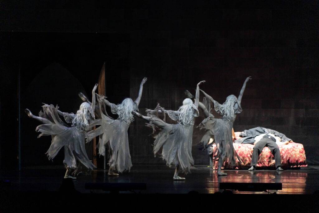 BIG Live's Dracula Ballet Ghosts